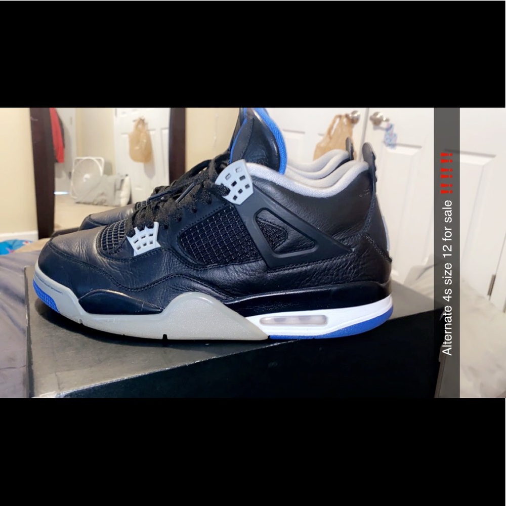 Jordan 4s